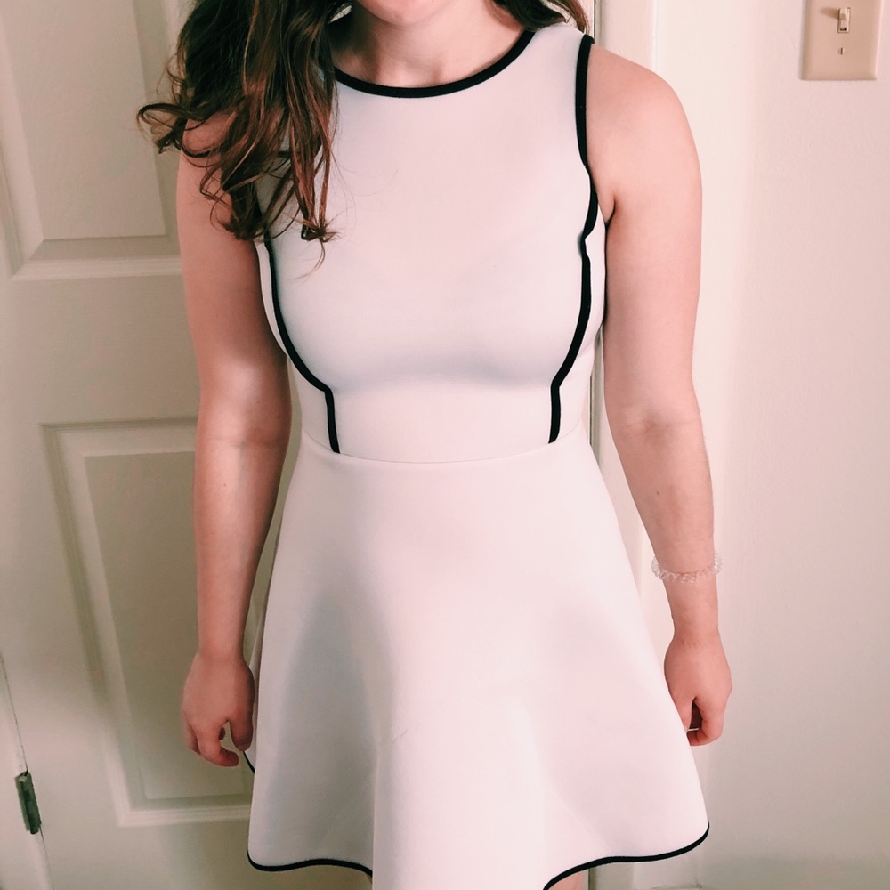 Monteau neoprene dress ✨5 FOR $25✨